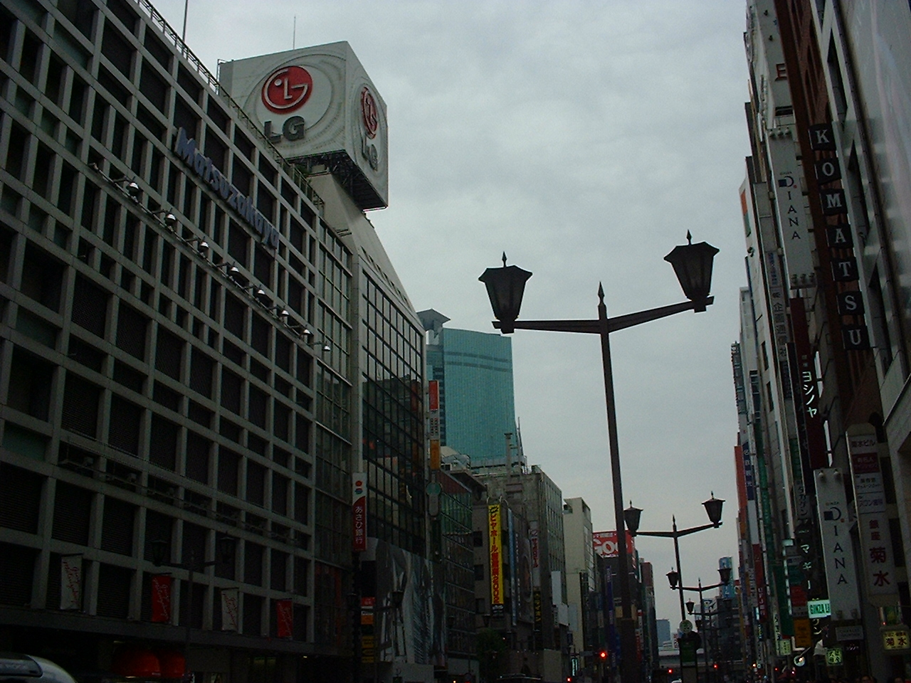 one large building dominates a city block