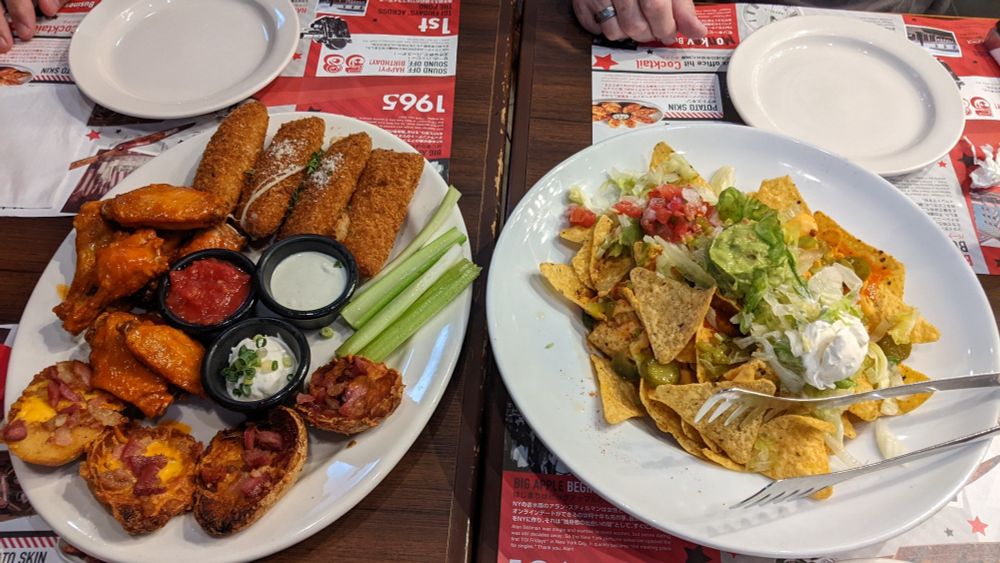 Appetizer and nacho plates